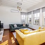 Pavilion With Bosphorus View In Anadolu Hisari 4*