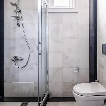 Hotel Pavilion With Bosphorus View In Anadolu Hisari Istanbul