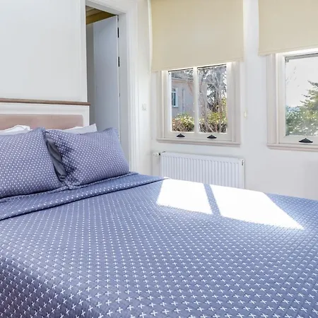 Pavilion With Bosphorus View In Anadolu Hisari 4* Istanbul