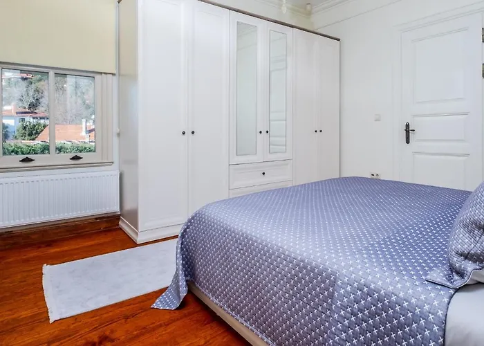 Hotel Pavilion With Bosphorus View In Anadolu Hisari Istanbul