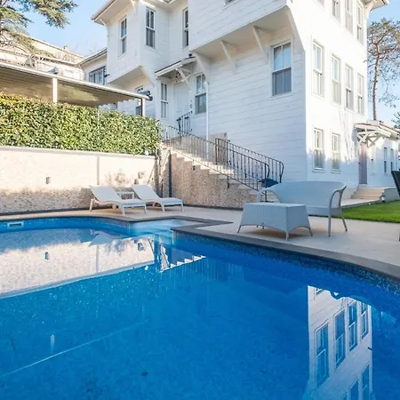 فندق Pavilion With Bosphorus View In Anadolu Hisari 4*