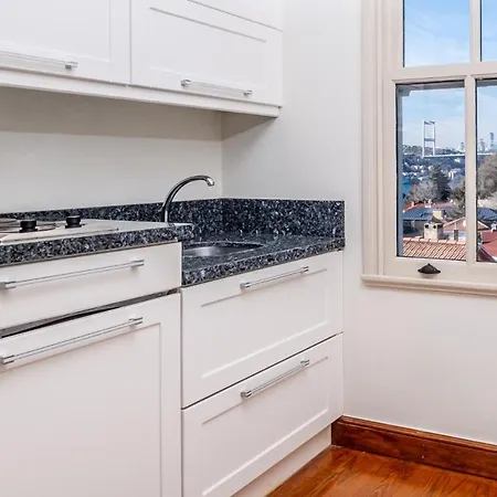 Hotel Pavilion With Bosphorus View In Anadolu Hisari Istambul