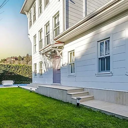 Pavilion With Bosphorus View In Anadolu Hisari 4* Isztambul