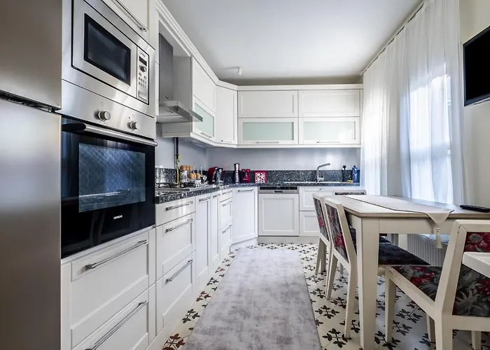 Pavilion With Bosphorus View In Anadolu Hisari Hotel