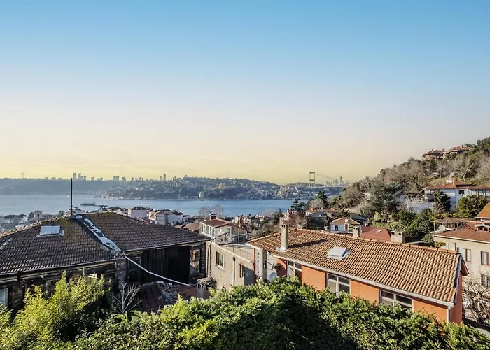 Pavilion With Bosphorus View In Anadolu Hisari Hotel