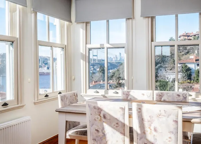 Pavilion With Bosphorus View In Anadolu Hisari