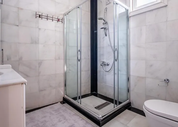 Pavilion With Bosphorus View In Anadolu Hisari Отель 4*