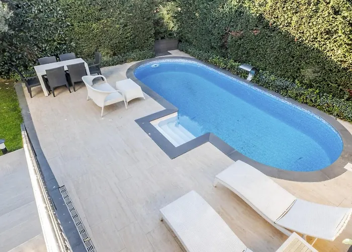 Pavilion With Bosphorus View In Anadolu Hisari Отель Стамбул