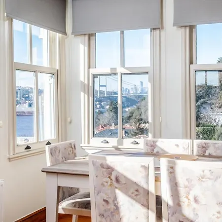 Pavilion With Bosphorus View In Anadolu Hisari