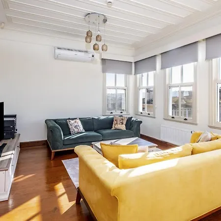 Pavilion With Bosphorus View In Anadolu Hisari 4*