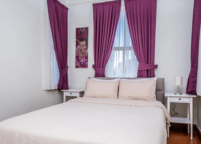 Hotel Pavilion With Bosphorus View In Anadolu Hisari Istanboel